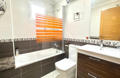 Resale - Apartment / flat - Torrevieia - Center