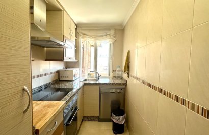 Resale - Apartment / flat - Torrevieia - Center