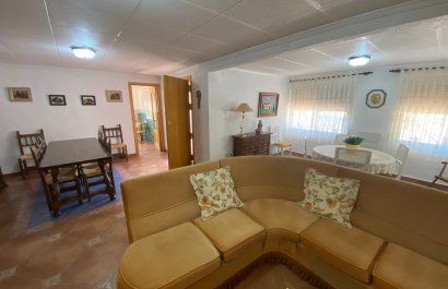 Resale - Villa - Sax