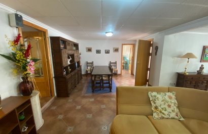 Resale - Villa - Sax