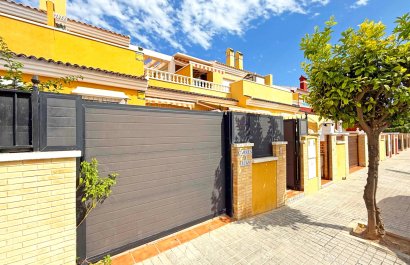 Resale - Townhouse / Duplex / Corner - Torrevieia - La Siesta