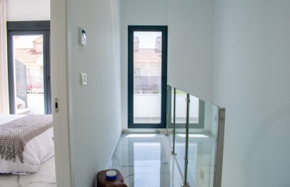 Resale - Villa - Torrevieia - La Siesta