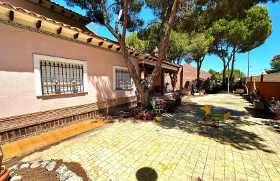 Resale - Villa - San Miguel de Salinas - Ciudad de las comunicaciones