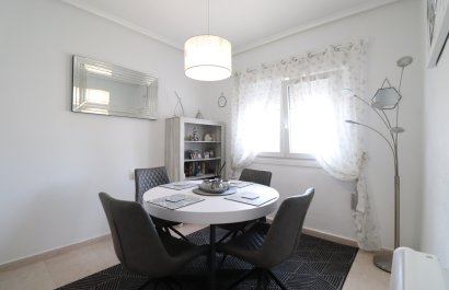 Reventa - Townhouse / Duplex - Benijofar - Monte Azul