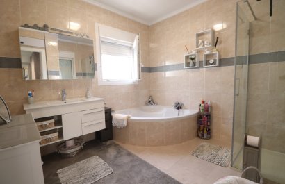 Reventa - Townhouse / Duplex - Benijofar - Monte Azul