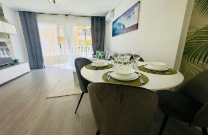 Resale - Apartment / flat - Torrevieia - Center