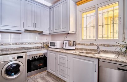 Resale - Villa - Los Montesinos - La Herrada