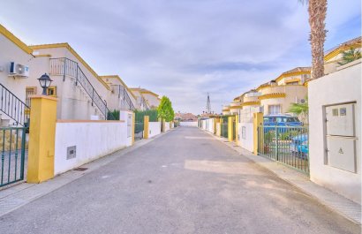 Resale - Villa - Los Montesinos - La Herrada