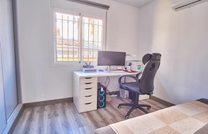 Resale - Villa - Los Montesinos - La Herrada