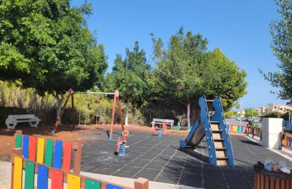 Resale - Townhouse / Duplex / Corner - Orihuela Costa - Playa Flamenca