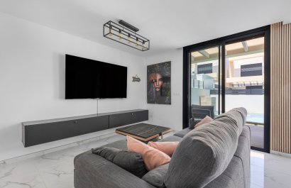 Reventa - Villa - Los Montesinos - La Herrada