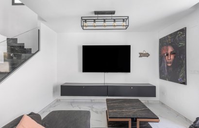 Reventa - Villa - Los Montesinos - La Herrada