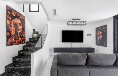 Reventa - Villa - Los Montesinos - La Herrada