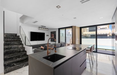 Reventa - Villa - Los Montesinos - La Herrada