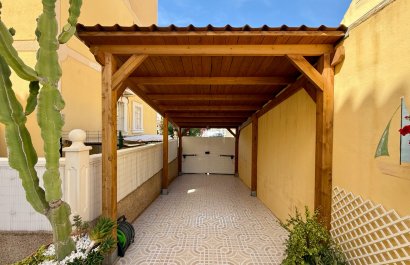 Resale - Villa - Orihuela Costa - Villamartín