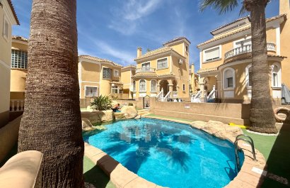 Resale - Villa - Orihuela Costa - Villamartín