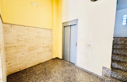 Herverkoop - Appartement / flat - Torrevieia - Center