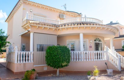 Resale - Villa - Orihuela Costa - La Zenia