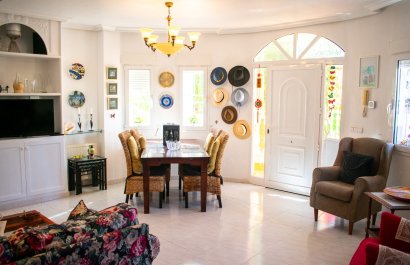 Resale - Villa - Orihuela Costa - La Zenia