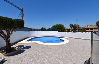 Resale - Apartment / flat - Orihuela Costa - Villamartín