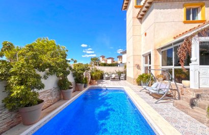 Resale - Villa - Orihuela Costa - La Zenia