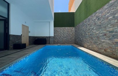 Resale - Apartment / flat - Torrevieia - Center