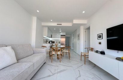 Resale - Apartment / flat - Torrevieia - Center