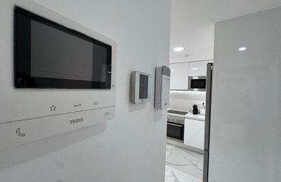 Resale - Apartment / flat - Torrevieia - Center