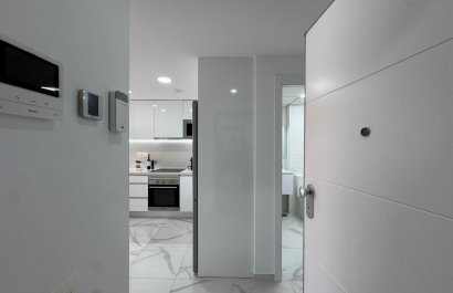 Resale - Apartment / flat - Torrevieia - Center