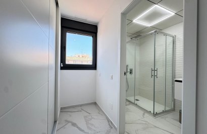 Resale - Apartment / flat - Torrevieia - Center