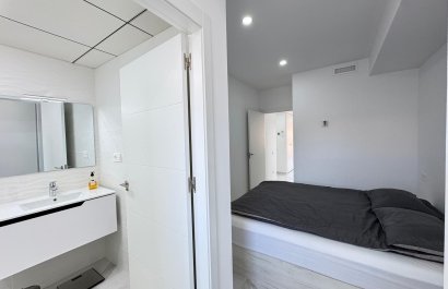 Resale - Apartment / flat - Torrevieia - Center