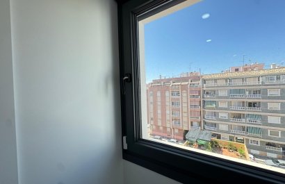 Resale - Apartment / flat - Torrevieia - Center