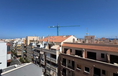 Resale - Apartment / flat - Torrevieia - Center