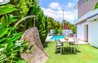 Resale - Villa - Orihuela Costa - Villamartín