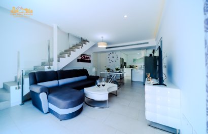 Resale - Villa - Orihuela Costa - Villamartín