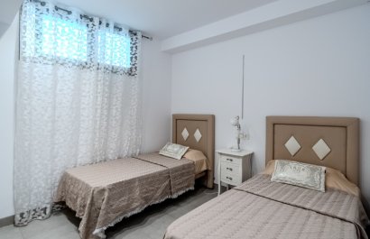 Resale - Villa - Orihuela Costa - Villamartín