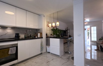 Resale - Townhouse / Duplex / Corner - Torrevieia - El Acequión - Los Náufragos