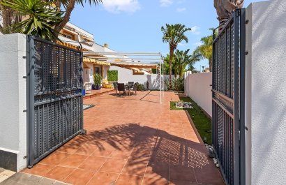Resale - Villa - Torre de la Horadada - Pueblo Latino