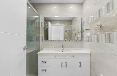 Resale - Apartment / flat - Torrevieia - Punta Prima