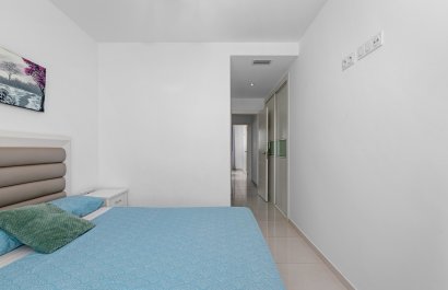 Resale - Apartment / flat - Torrevieia - Punta Prima