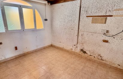 Resale - Villa - Benferri