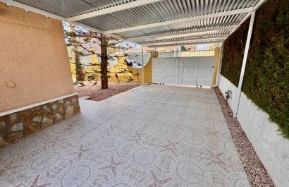 Resale - Villa - Benferri