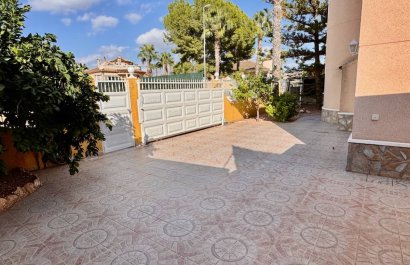 Resale - Villa - Benferri