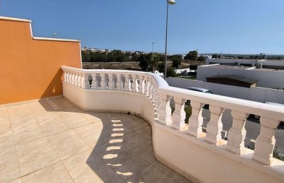 Resale - Townhouse / Duplex / Corner - Ciudad Quesada - Doña Pepa