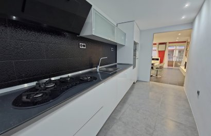 Resale - Apartment / flat - Torrevieia - Playa del Cura