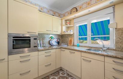 Resale - Villa - Orihuela Costa - Punta Prima