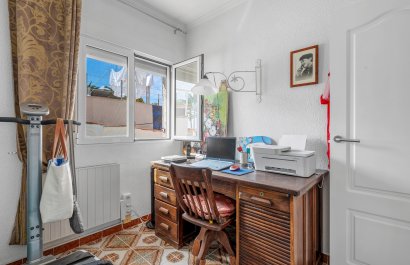 Resale - Villa - Orihuela Costa - Punta Prima