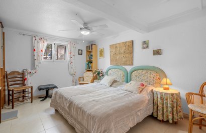 Resale - Villa - Orihuela Costa - Punta Prima