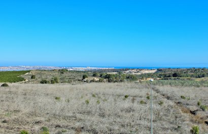 Resale - Townhouse / Duplex / Corner - San Miguel de Salinas