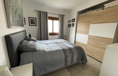 Resale - Apartment / flat - Almoradí - Center